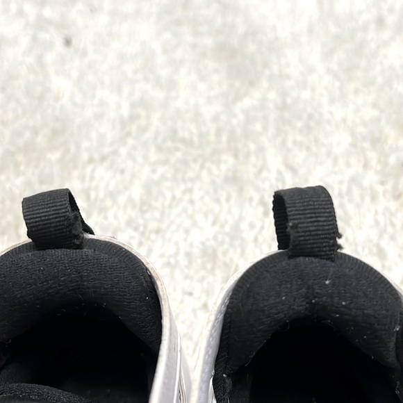 NIKE JORDAN SHOES - Picture 6 of 7